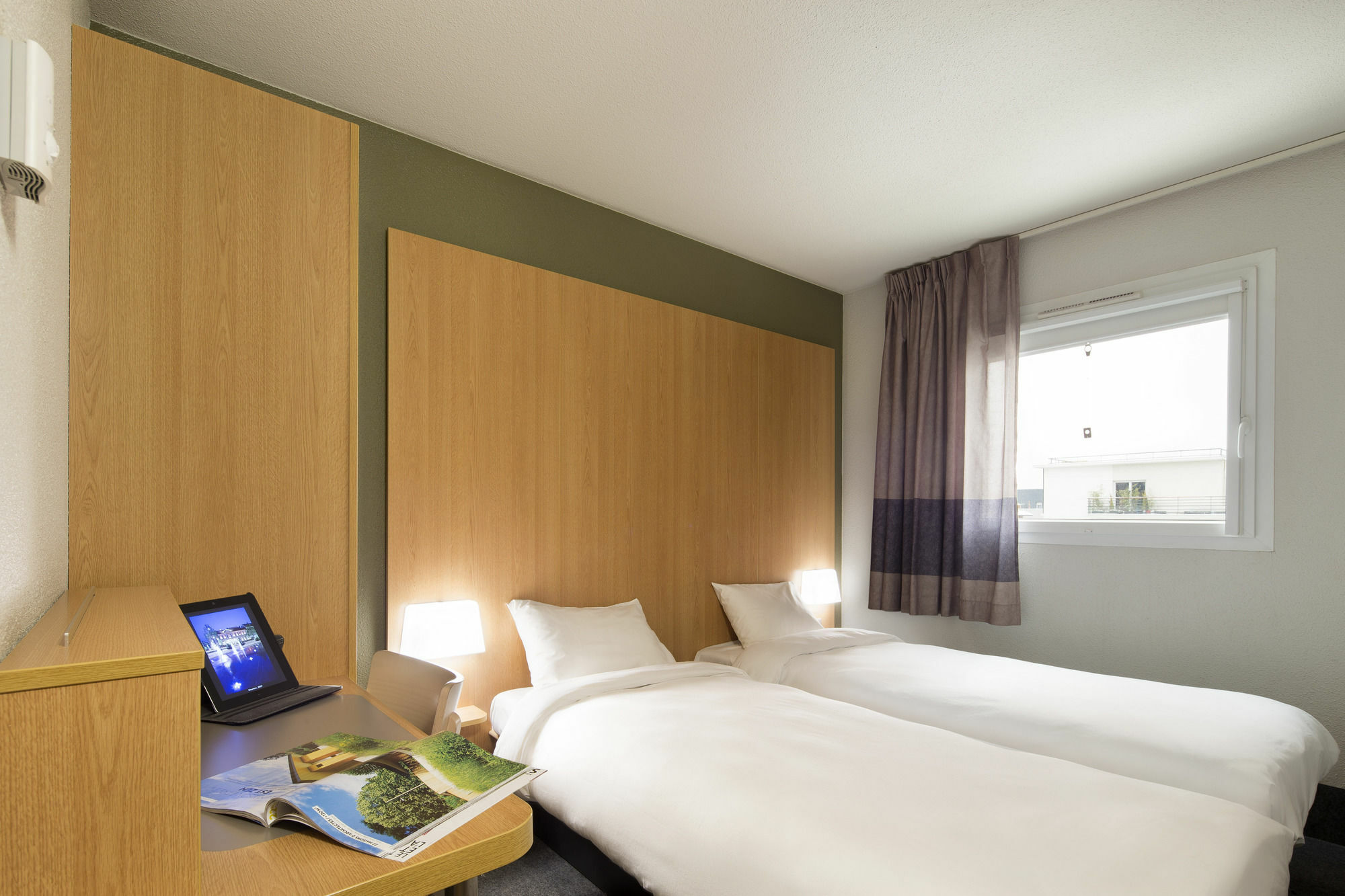 Hotel Inn Design Montluçon Exteriör bild