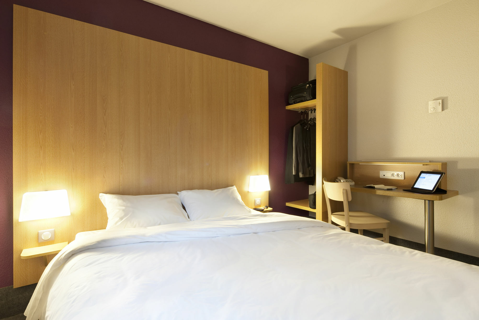 Hotel Inn Design Montluçon Exteriör bild